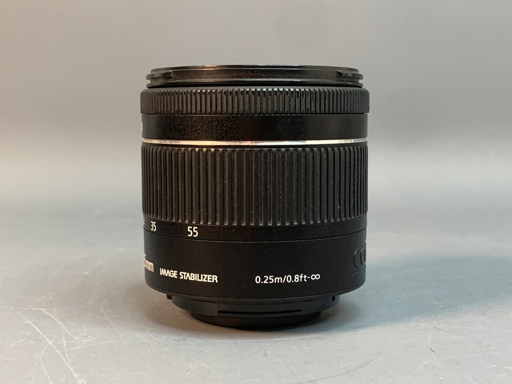 Canon 750D Kit 18-55mm IS STM 24.800 кадров, царапина на линзе