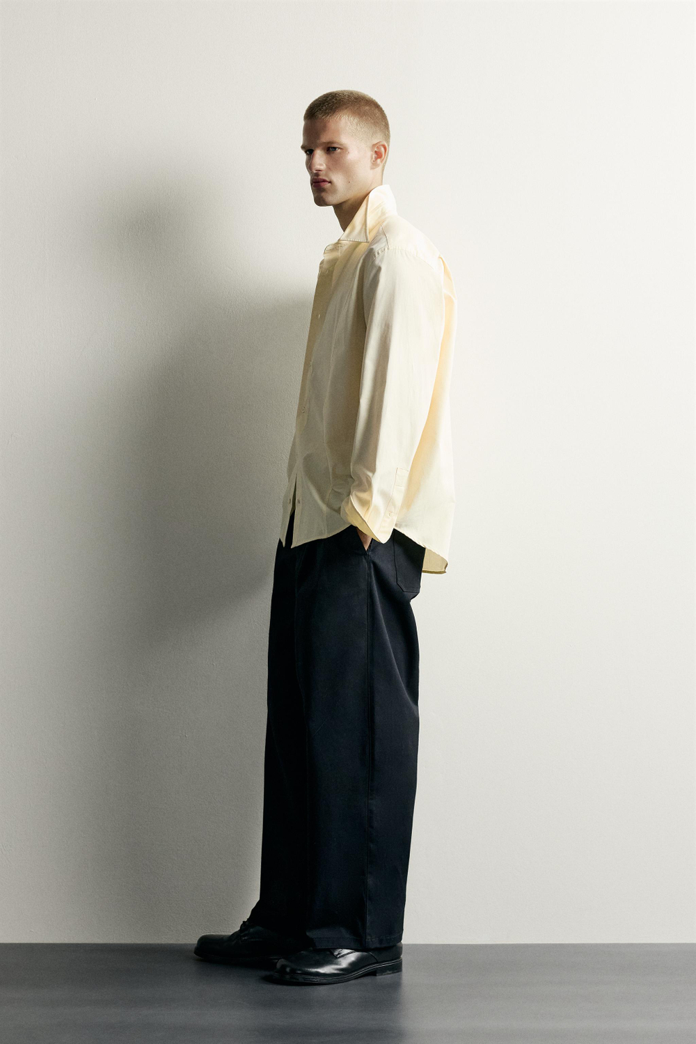 РУБАШКА RELAXED FIT С ДЕКОРАТИВНЫМИ ШВАМИ — ZARA