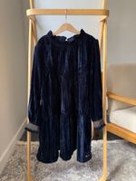 Бархатное платье BonTon, 152