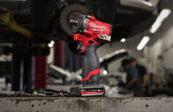 Аккумуляторный гайковерт Milwaukee M12 FCIWF12G3-502X 4933493455