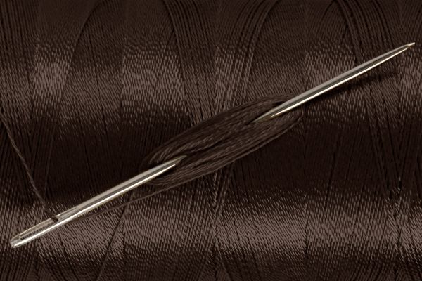 Нитки универсальные особо прочные Gamma 210D/3, 912 м / 1 кат., 495 т.коричневый