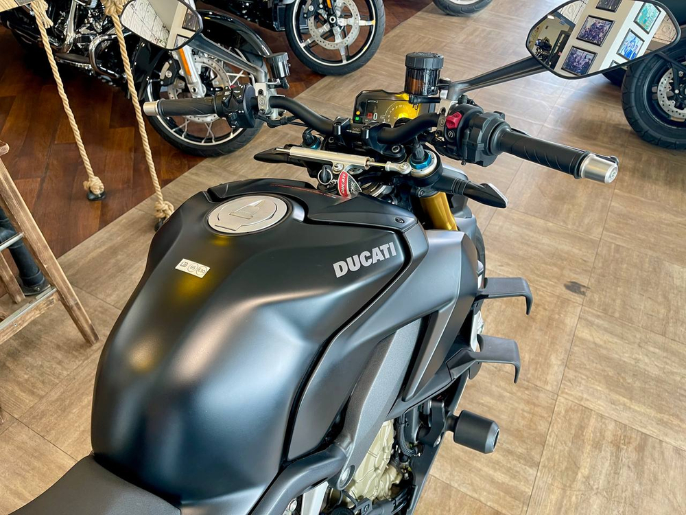 Ducati Streetfighter V4 S, 2022
