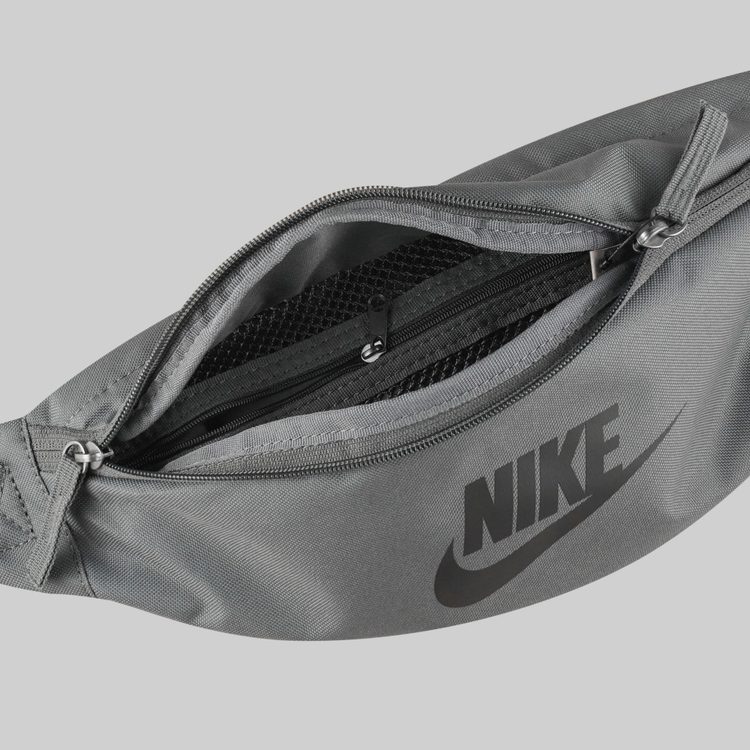 Сумка поясная Nike Heritage Waistpack артикул:DB0490-068 - купить в магазине Дайс