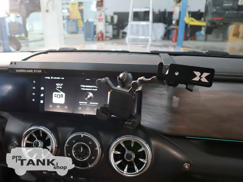 Кронштейн (крепление) на приборную панель для TANK 300