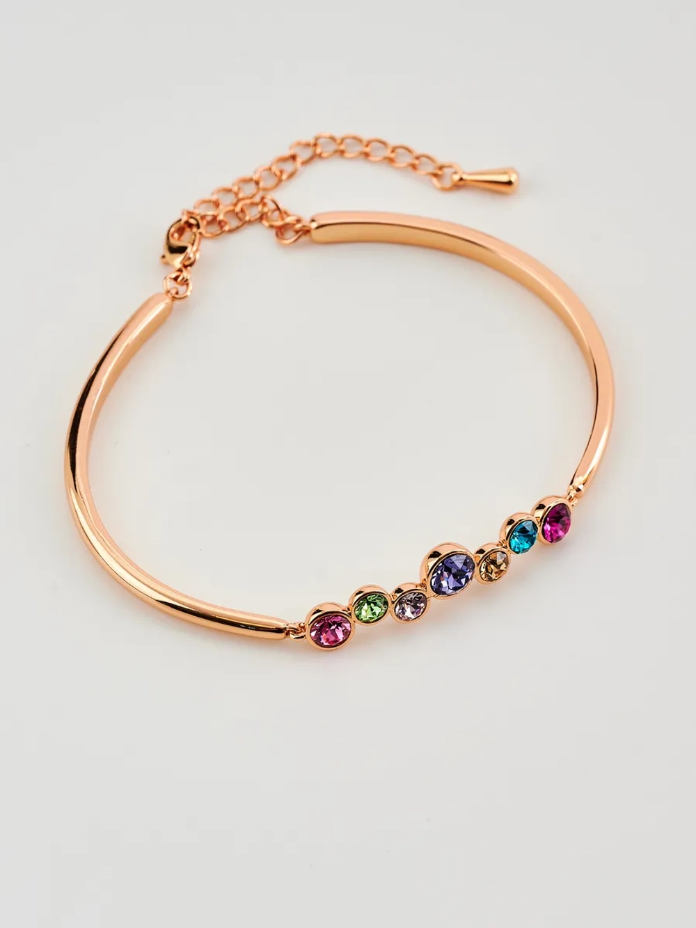 Жесткий браслет Эльза с разноцветными камнями Swarovski