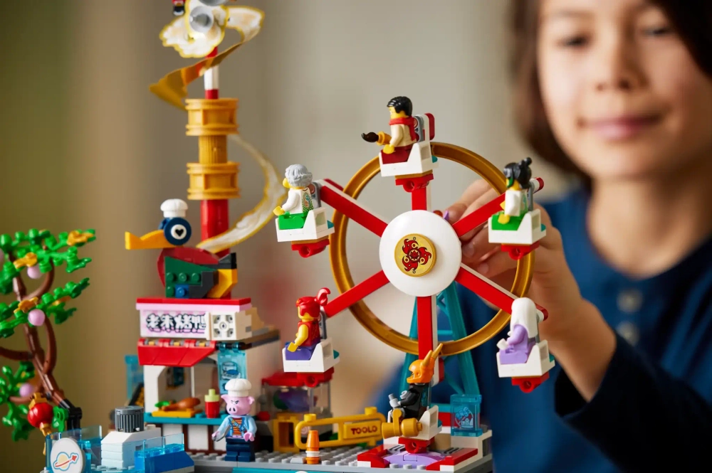 Конструктор LEGO Monkie Kid 80054 Пятилетие Мегаполиса