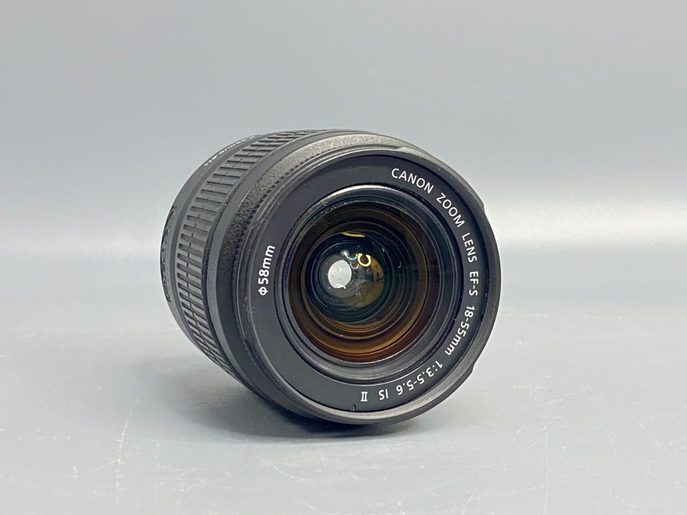 Canon 650D kit 18-55mm IS II 4.000 кадров