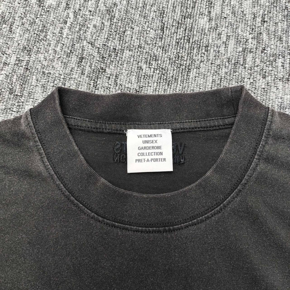 Футболка Vetements