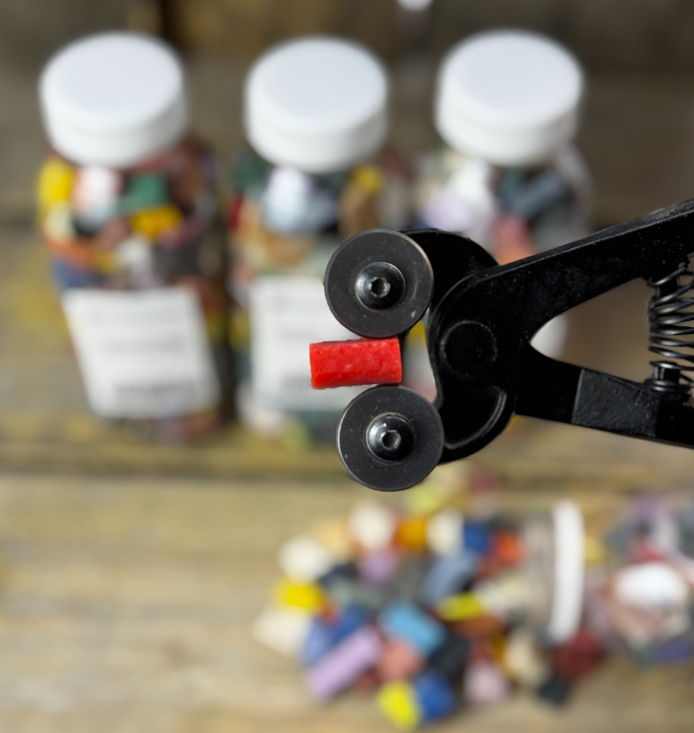 Упаковка с красной смальтой, 0.45кг