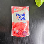 Жидкое средство для стирки LION Fresh and Soft Sparkling Kiss (красный) 400 мл