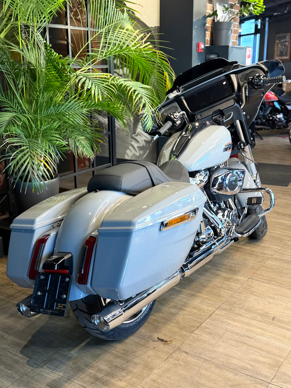 STREET GLIDE SPECIAL, 2024 BILLIARD GRAY/chrome
