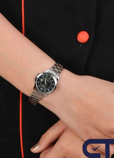Casio LTP-V004D-1B — женские часы с металлическим браслетом