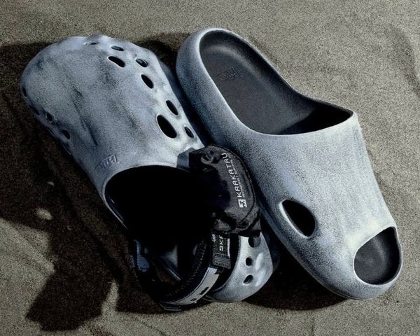 Hikes × KRAKATAU: обзор Marble Clogs и Talc Slides — коллаборация 2025 | TheSneaker.ru