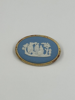 Брошь Wedgwood голубая