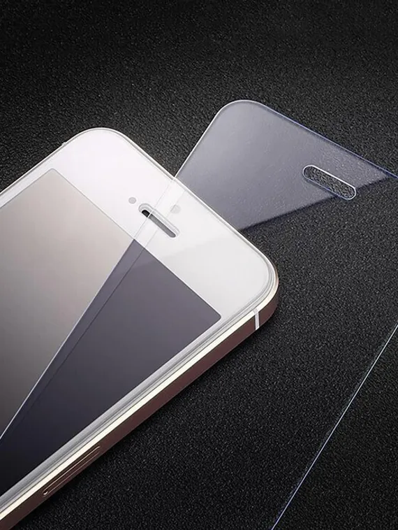 Защитное стекло 2.5D LuazON для iPhone 5/5S, полный клей, 0.26 мм, 9Н