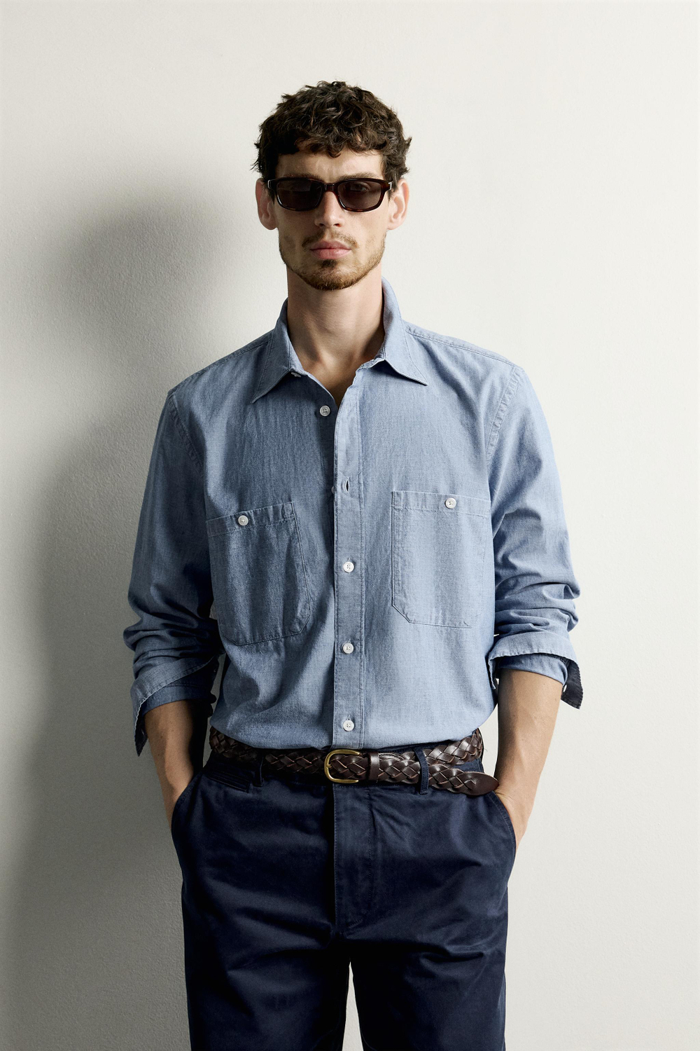 РУБАШКА REGULAR FIT ИЗ ШАМБРЕ С КАРМАНАМИ — ZARA
