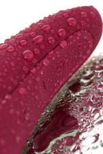 Вакуумно-волновой стимулятор Satisfyer Curvy 1+ с возможностью управления через приложение красный