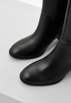 Сапоги женские Karl Lagerfeld KINGA