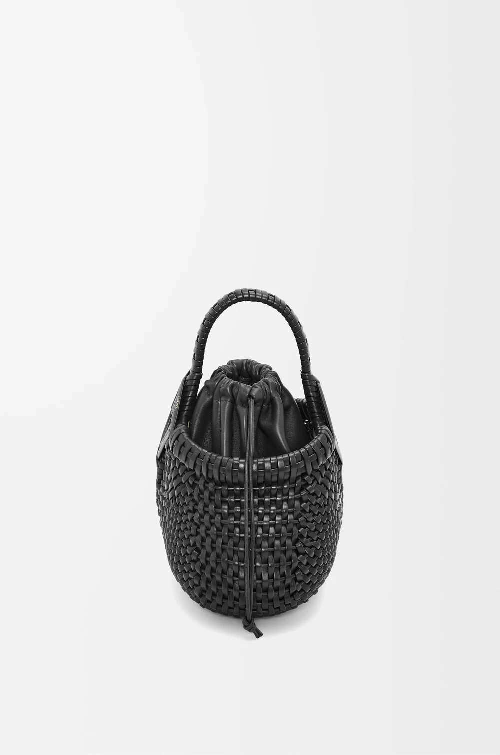 Loewe Миниатюрная круглая плетеная сумка Diamond из телячьей кожи, черный