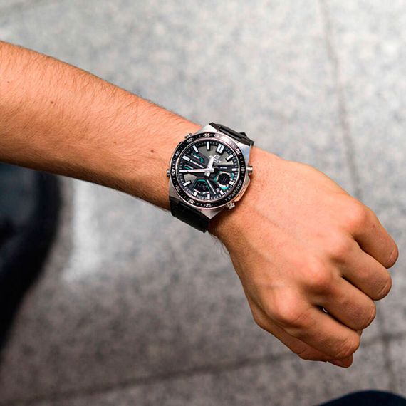 Наручные часы Casio EFV-C110L-1A