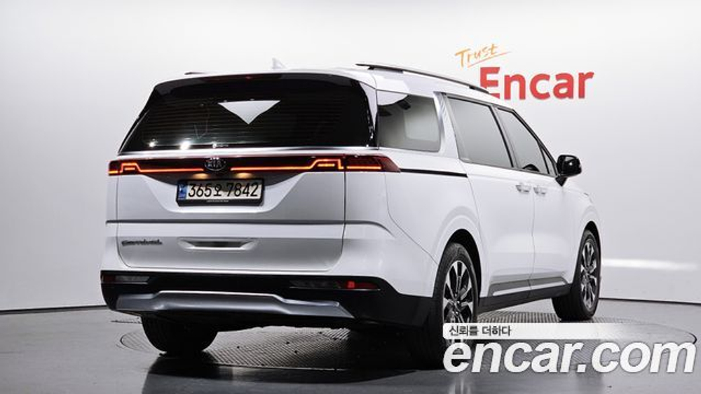 KIA Canival 9-Seater Noblesse — 2021