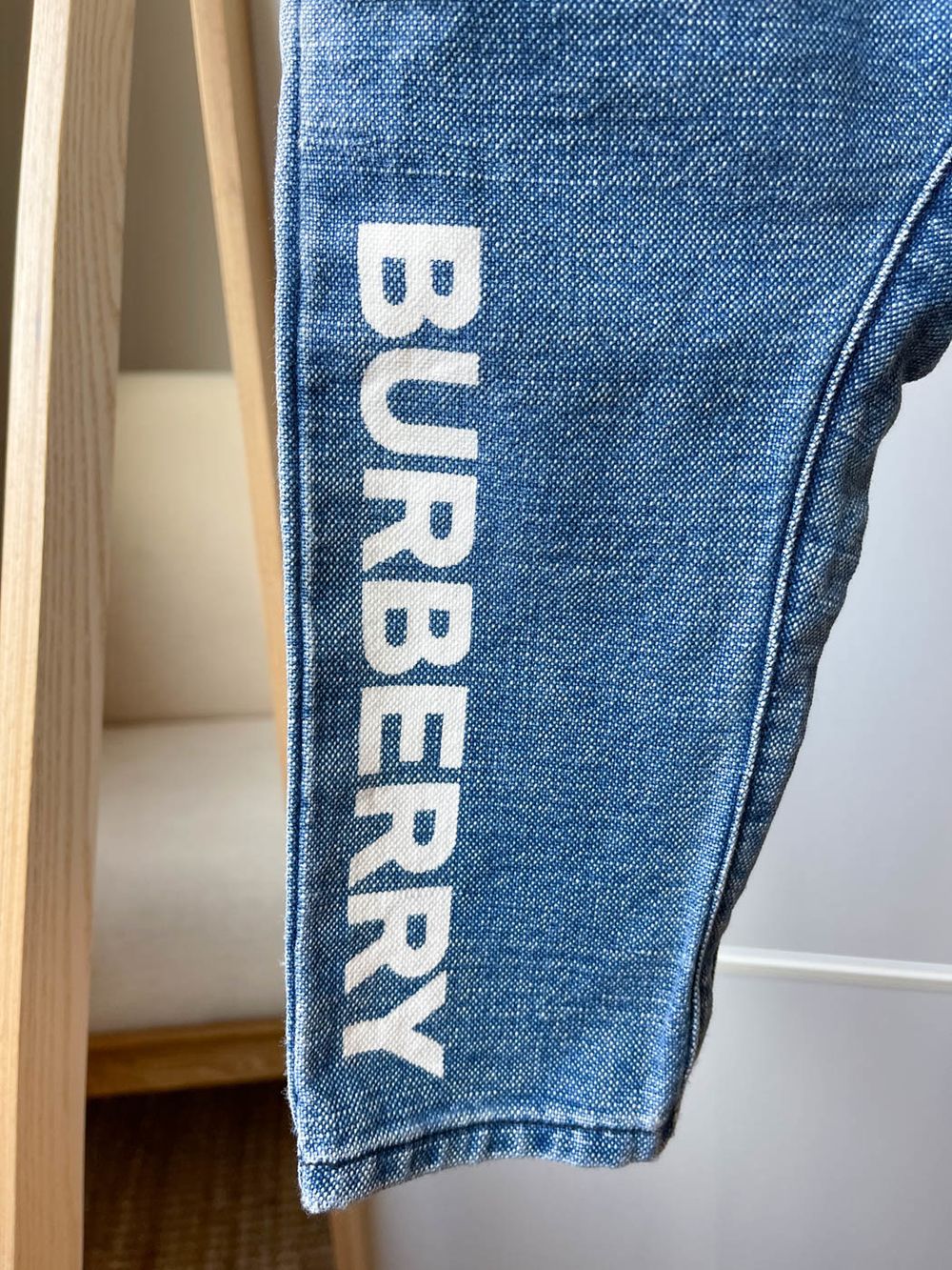 Джинсы Burberry