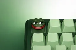 Клавиша XIIX «Pepe the Frog», фото на клавиатуре - ракурс 1