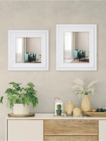 Миниатюрное настенное зеркало в раме 30*30 см