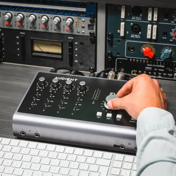 Audient ID44 MKII