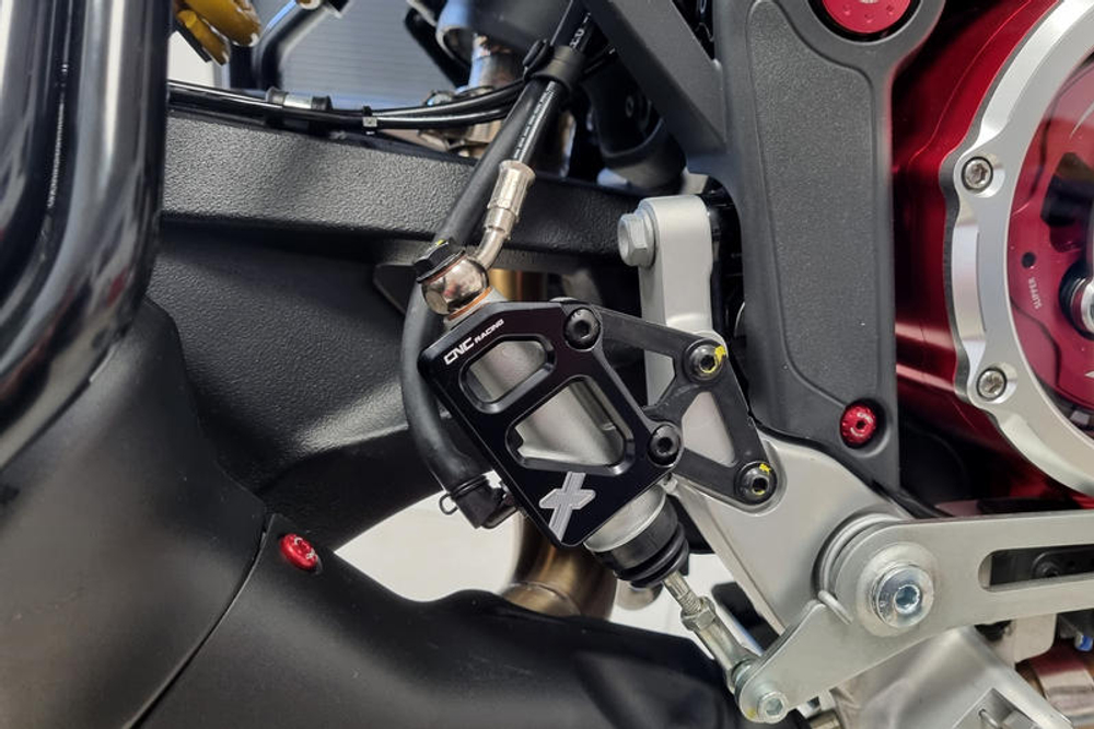 CNC Racing Защита цилиндра заднего тормоза Ducati DesertX PR324B