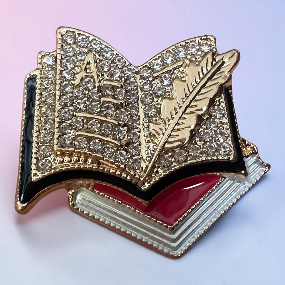 Брошь-булавка. Винтажная брошь «Литературный шик» Брошь-булавка. Винтажная брошь «Литературный шик»