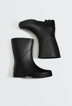OYSHO Резиновые сапоги, черный