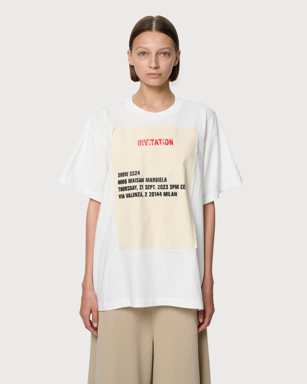 MM6 MAISON MARGIELA ФУТБОЛКА ЖЕНСКАЯ БЕЛАЯ С АППЛИКАЦИЕЙ