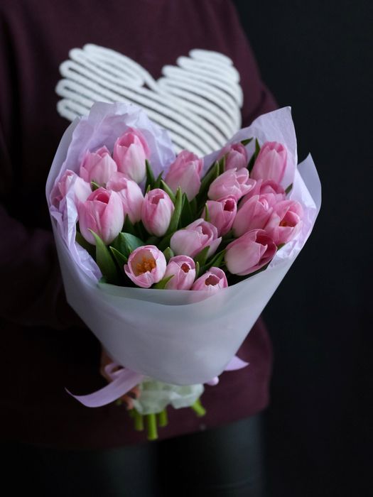 Моно букет из розовых тюльпанов