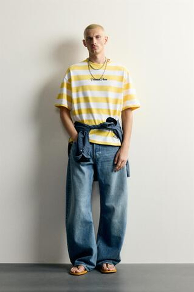 ФУТБОЛКА RELAXED FIT В ПОЛОСКУ С ТЕКСТОМ — ZARA
