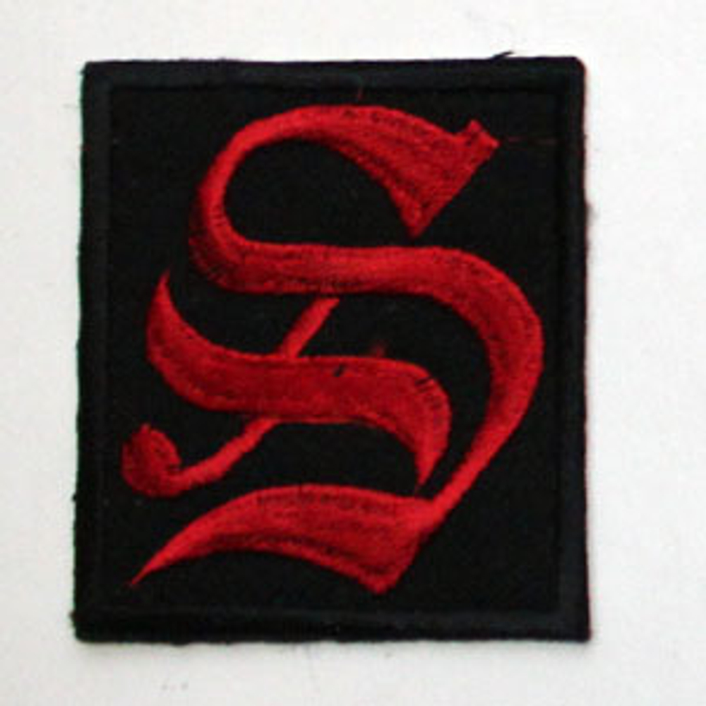 Нашивка буква "S" (красная)