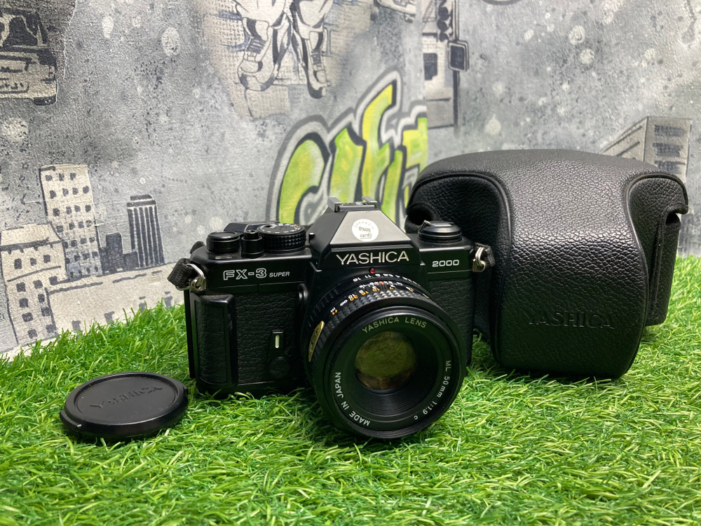 Yashica FX3 Super 2000 + Yashica ML 50mm 1.9