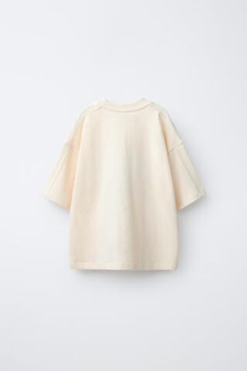 ZARA ФУТБОЛКА С ПРИНТОМ, ЭКРЮ