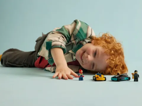 Конструктор LEGO City 60400 Гоночные картинг-кары и водители