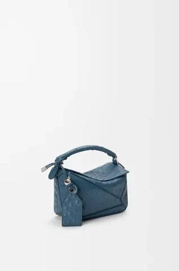 Loewe Сумка-мини Puzzle Featherlight из страусиной кожи, синий