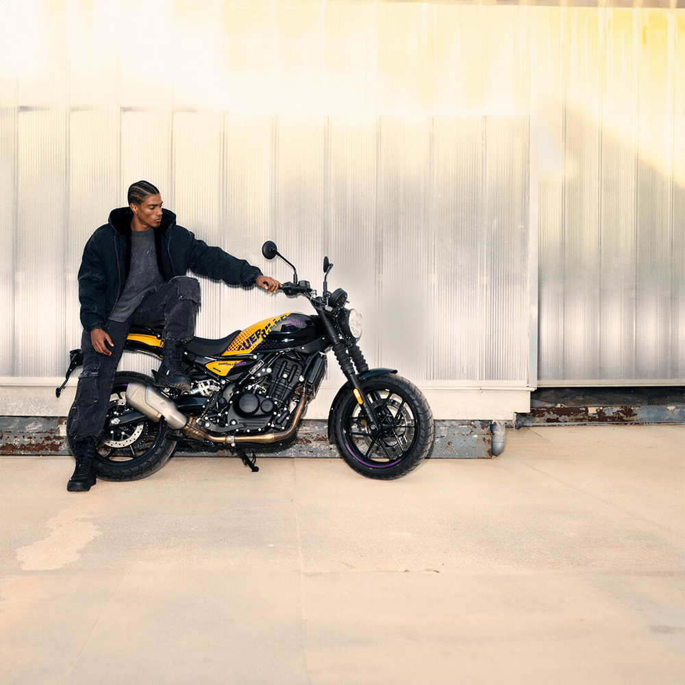 Royal Enfield Guerrilla 450 Yellow Ribbon (Premium / TFT) 2025