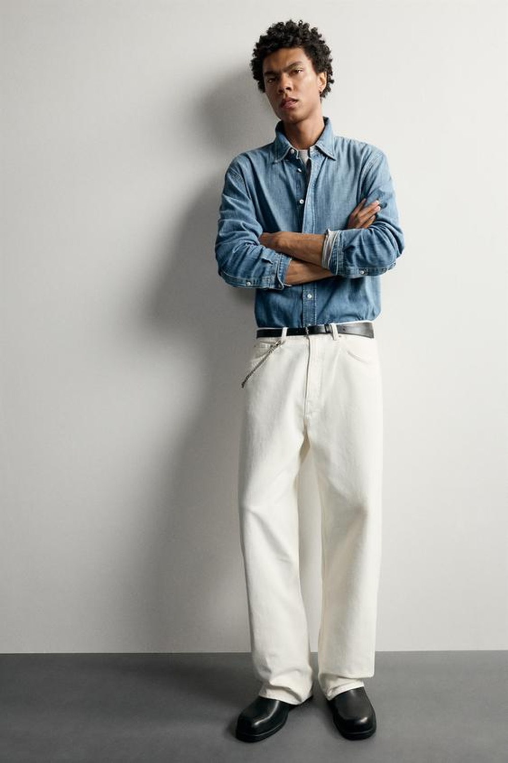 ZARA ДЖИНСЫ LOOSE FIT, ЖЕЛТОВАТО-БЕЛЫЙ
