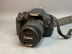 Canon 600D kit 18-55mm 3.5-5.6 IS ll 7.856 Кадров