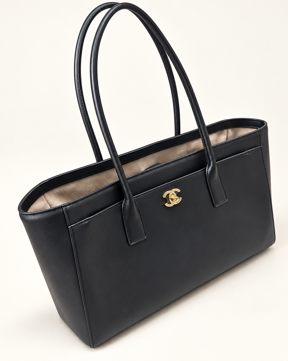 Женская кожаная сумка-шопер Chanel — чёрная, 39 см