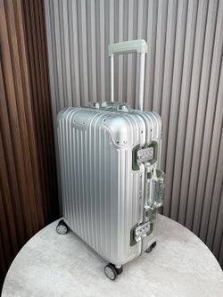 Дорожный чемодан Rimowa Cabin Aluminium