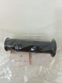 53150-MGS-D30. GRIP, L. HANDLE