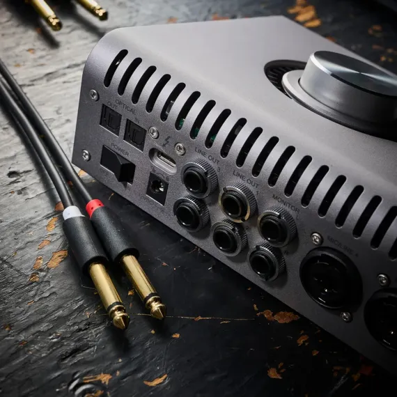 Universal Audio Apollo x4 Gen 2 Essentials+ Edition Silver
