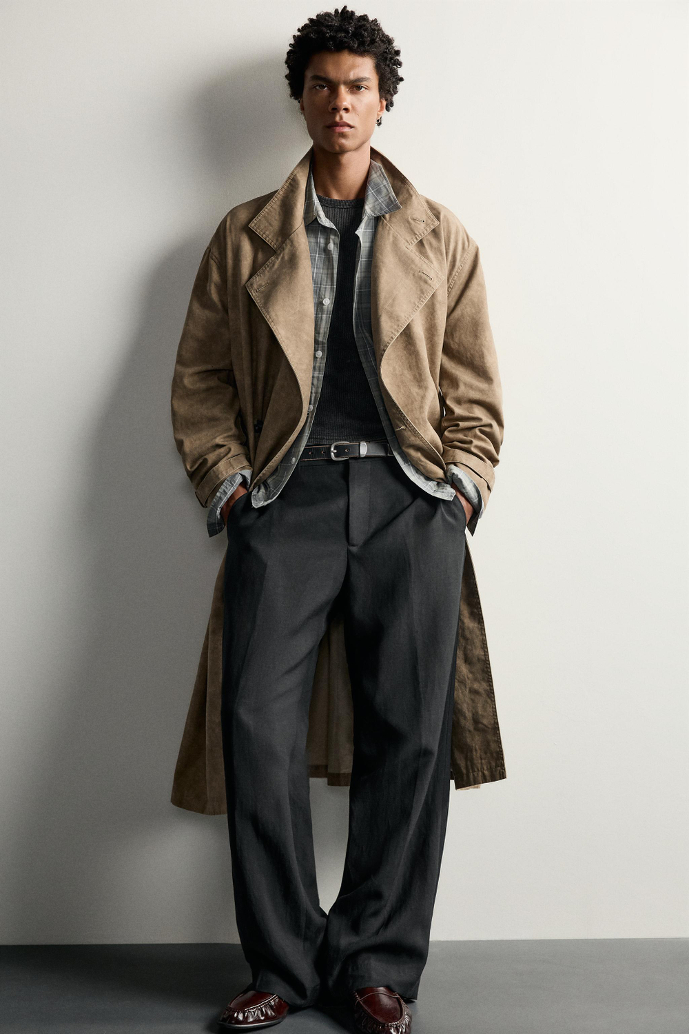 ТРЕНЧ RELAXED FIT С ЭФФЕКТОМ ПОТЕРТОСТИ — ZARA