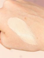 Тональная основа-кушон в оттенке Chupa chups Candy Glow Cushion - 1.0 IVORY