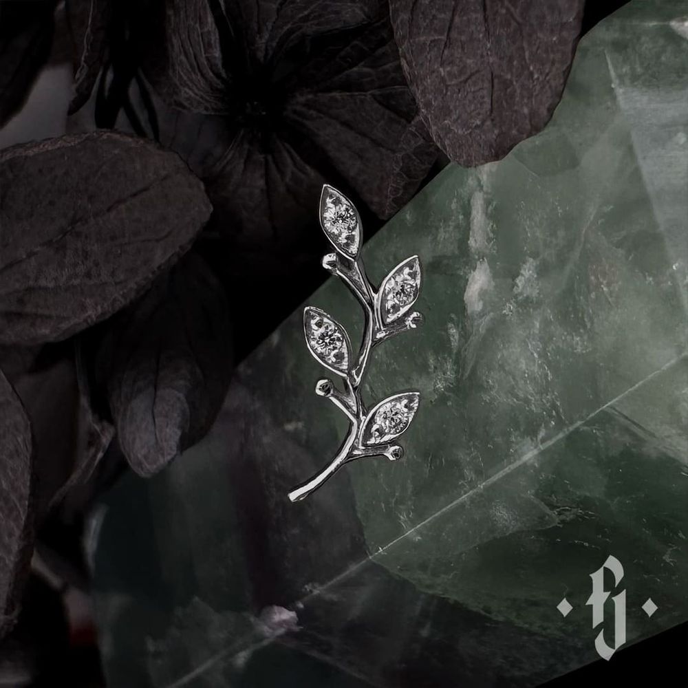 Накрутка "Cherry Branch" - Белое золото - White CZ Накрутка "Cherry Branch" - Белое золото - White CZ